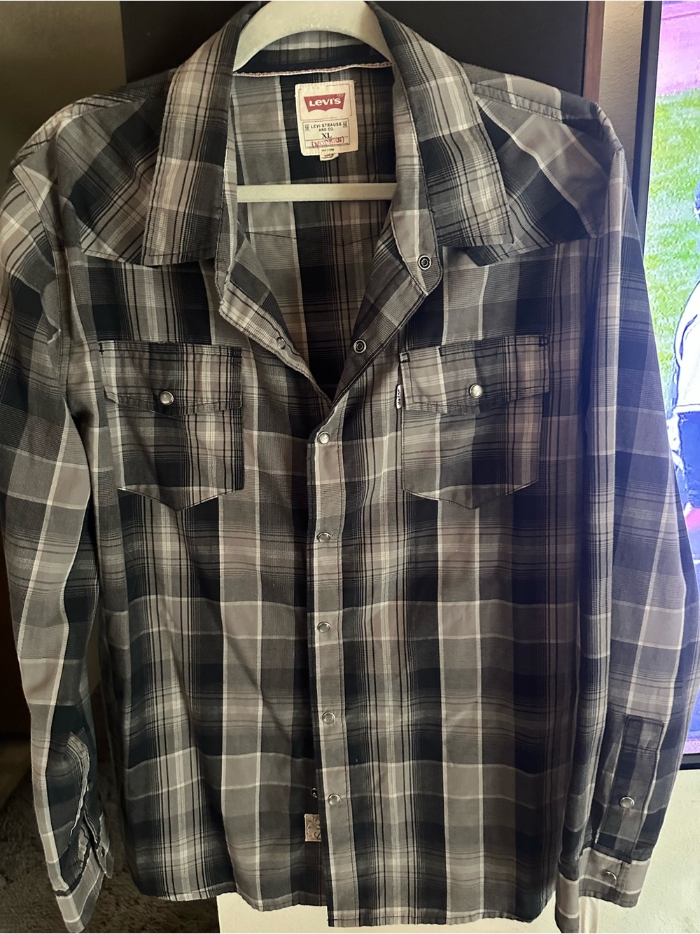 Levi's Men's Black & Gray Plaid Snap-Front Shirt